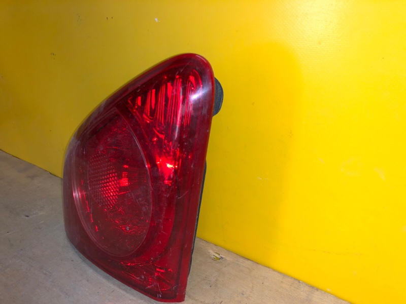 Фонарь внутренний левый TOYOTA COROLLA 150 06-13