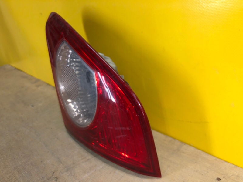 Фонарь внутренний правый COROLLA 150 06-13