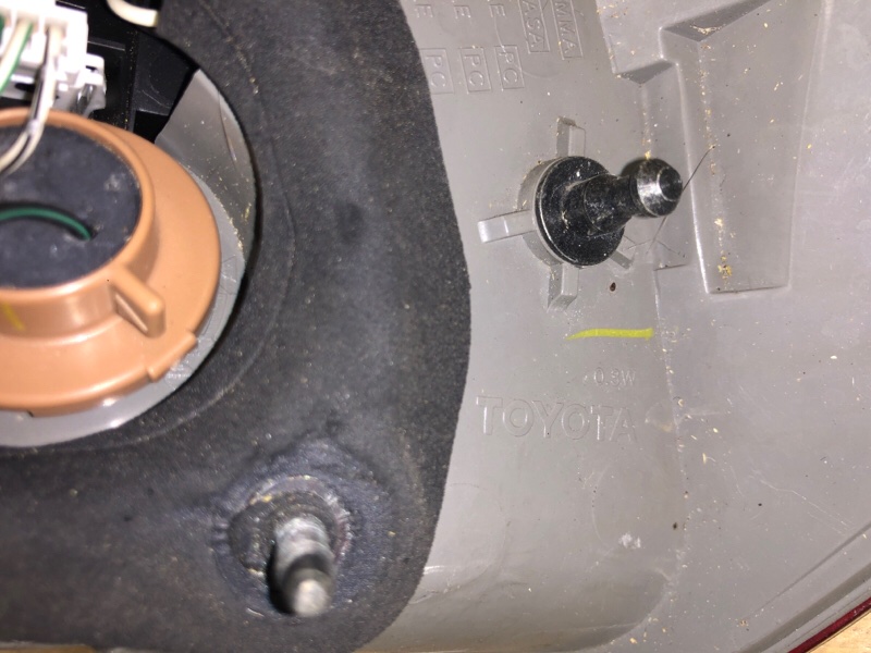 Фонарь наружный левый IS250/350 05-13