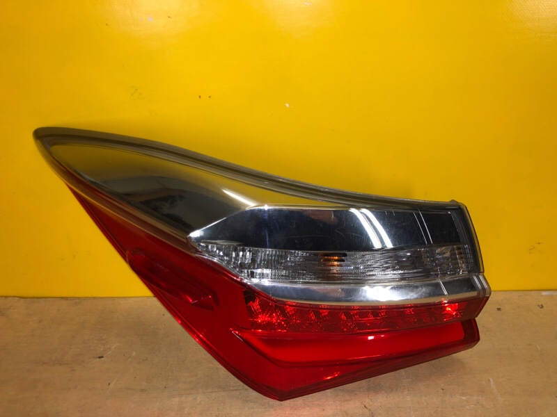 Запчасть фонарь наружный левый TOYOTA COROLLA 12-19 E180 81560-02A80 Б/У Фонарь наружный левый TOYOTA COROLLA 12-19 E180 81560-02A80 Б/У