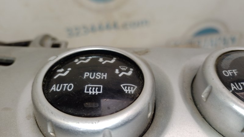 Накладка торпедо под магнитолу L200 06-14