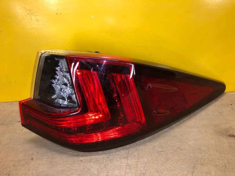 Запчасть фонарь наружный правый LEXUS RX350/450 15-22 815500E130 Б/У Фонарь наружный правый LEXUS RX350/450 15-22 815500E130 Б/У