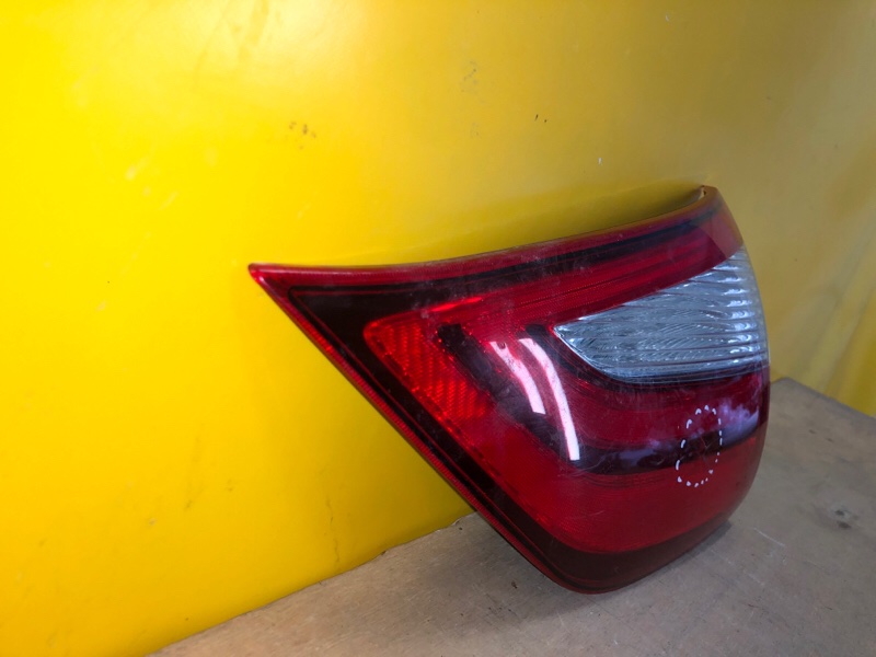 Фонарь внутренний правый TOYOTA SIENNA 11-16