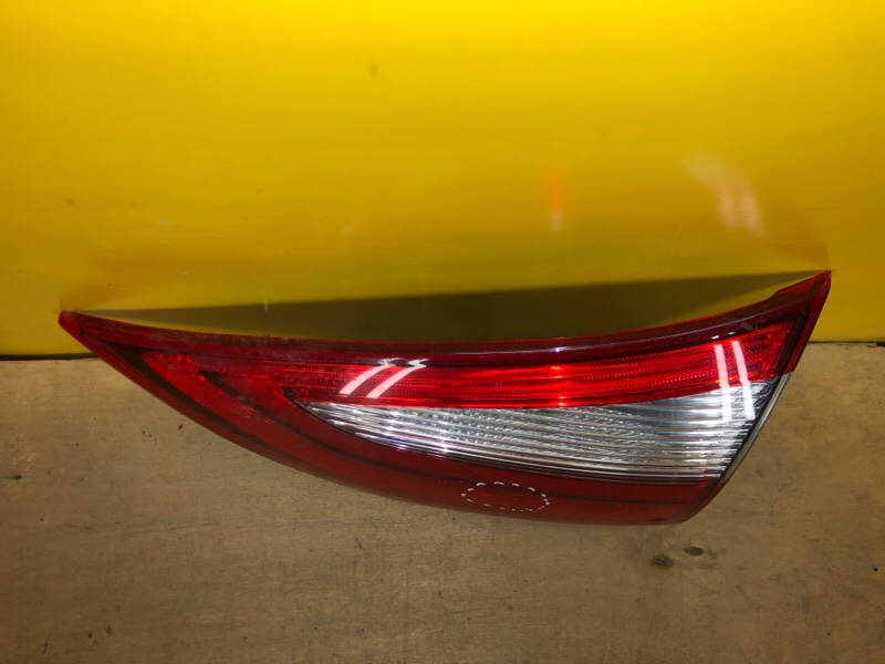 Фонарь внутренний правый SIENNA 11-16