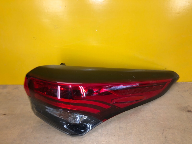 Фонарь наружный правый TOYOTA HIGHLANDER 2020- 81550-0E230 Б/У