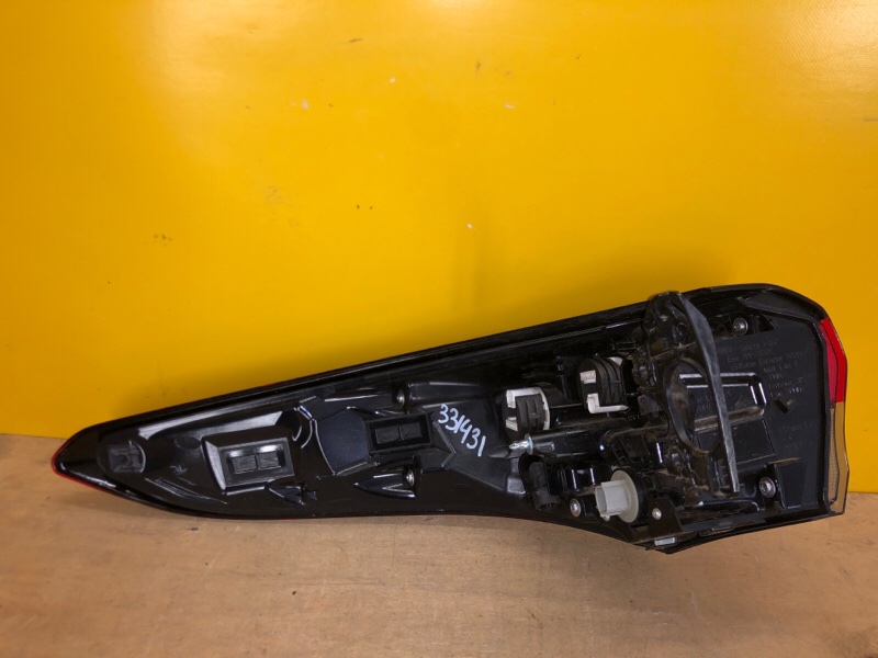 Фонарь наружный правый HIGHLANDER 2020-