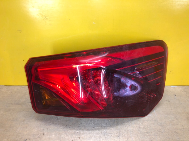 Фонарь наружный правый TOYOTA AVENSIS 08-18 8155005310 Б/У