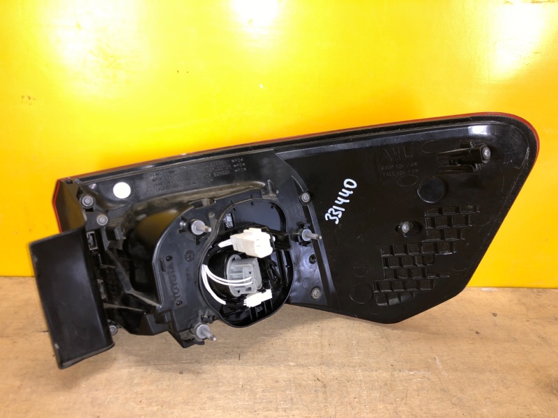 Фонарь наружный левый AVENSIS 08-18 Фонарь наружный левый AVENSIS 08-18