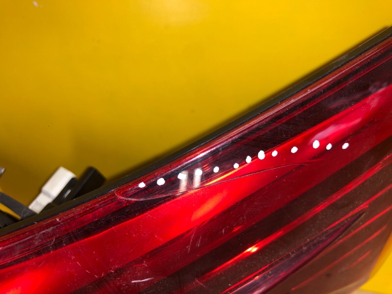 Фонарь наружный правый AVENSIS 08-18