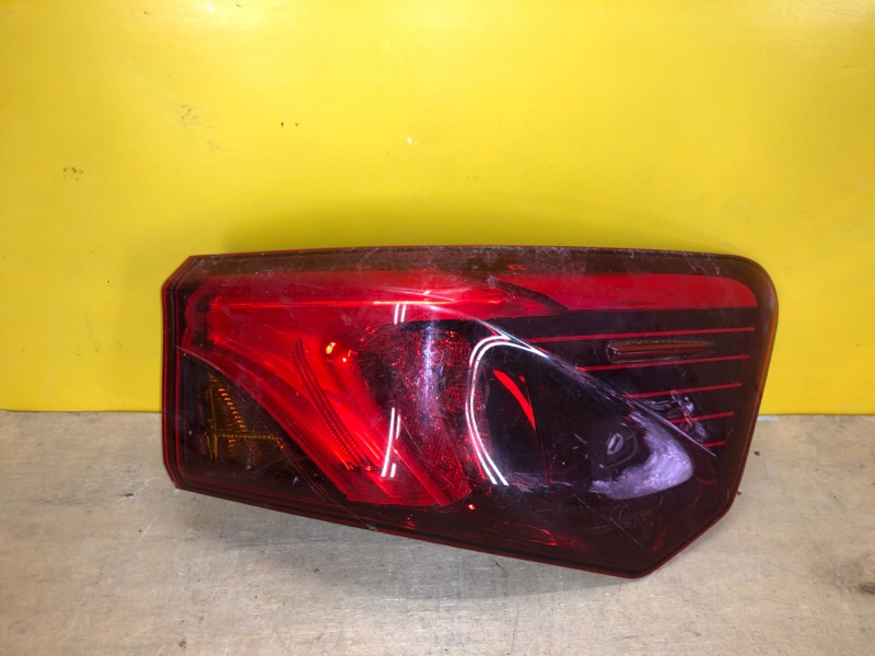 Запчасть фонарь наружный правый TOYOTA AVENSIS 08-18 8155005310 Б/У Фонарь наружный правый TOYOTA AVENSIS 08-18 8155005310 Б/У