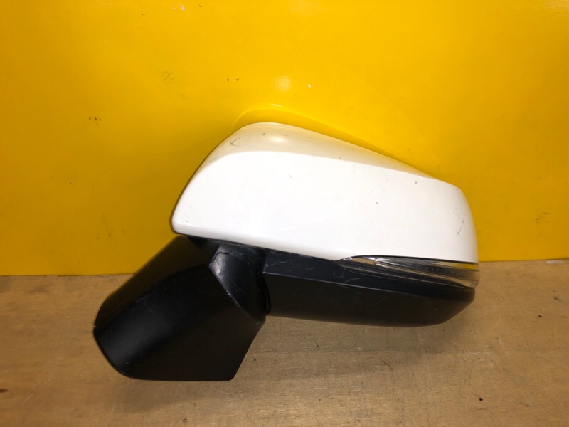 Зеркало переднее левое RAV4 18-