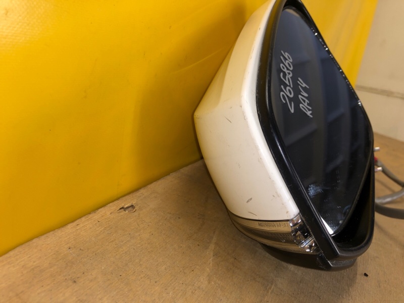 Зеркало переднее левое RAV4 18-