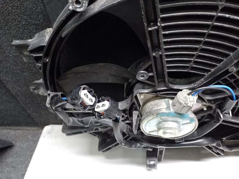 Диффузор вентилятора основного радиатора LEAF 10-17