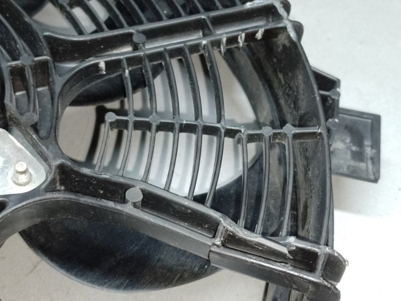 Диффузор вентилятора основного радиатора LEAF 10-17