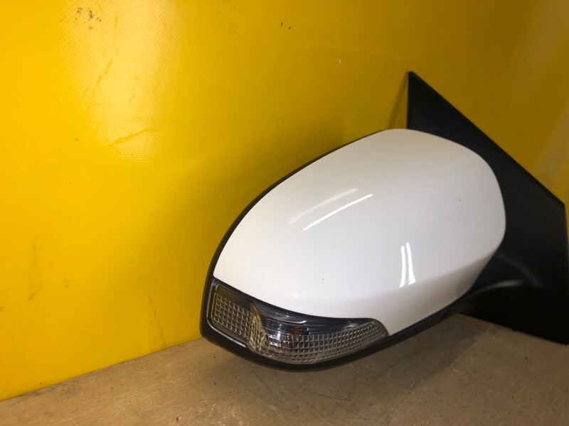 Зеркало правое TOYOTA COROLLA E170 13-19