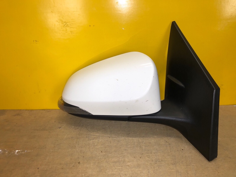 Зеркало правое COROLLA E170 13-19