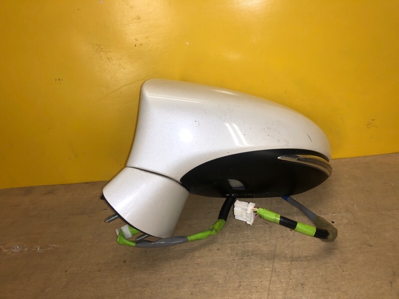 Зеркало левое LEXUS CT200 17-