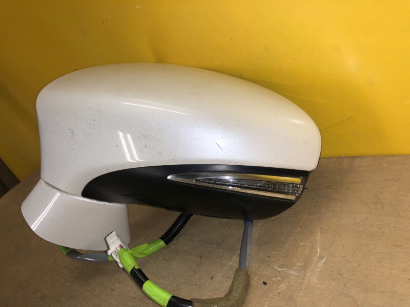 Зеркало левое CT200 17-