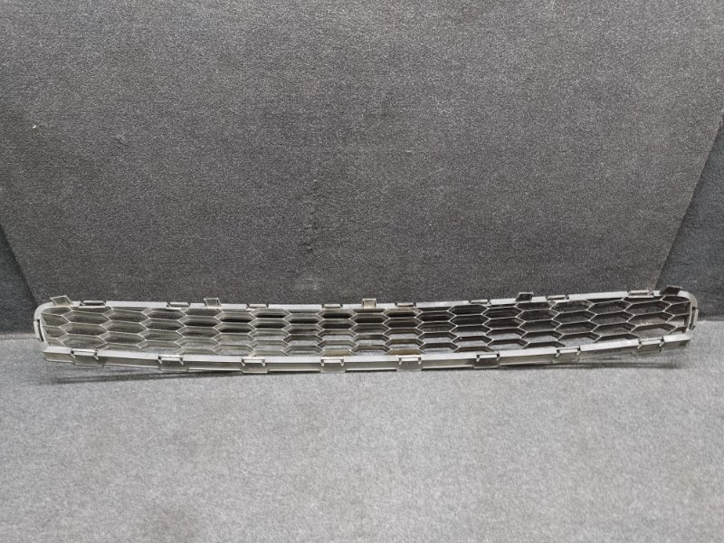 Решетка переднего бампера LEAF 10-17