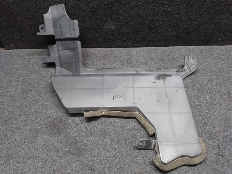 Дефлектор радиатора правый NISSAN LEAF 10-17 62822-3NA0A Б/У