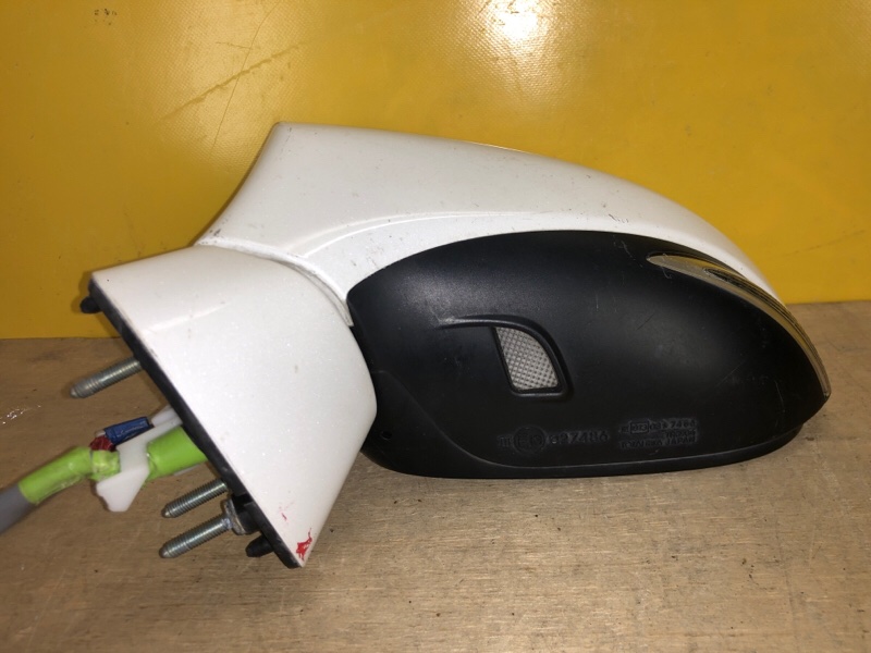 Зеркало левое CT200 17-