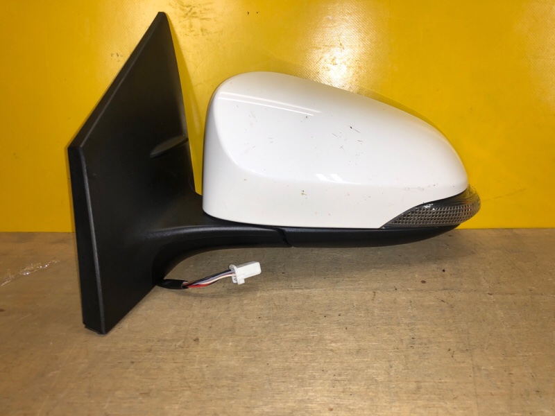 Зеркало левое COROLLA E170 13-19