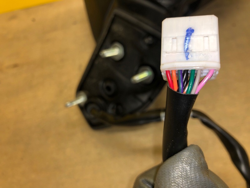 Зеркало правое HIGHLANDER 2020-