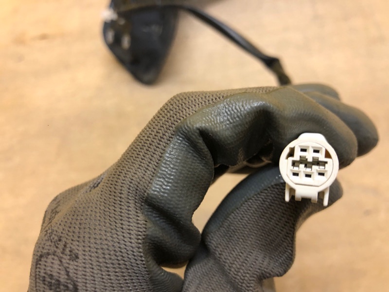 Зеркало правое PRIUS - 30 09-17