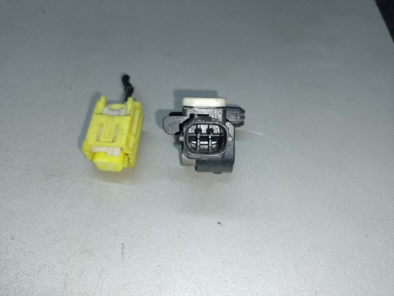 Датчик удара передний NISSAN LEAF 10-17 Датчик удара передний NISSAN LEAF 10-17