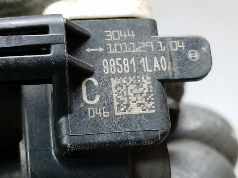 Датчик удара передний LEAF 10-17 Датчик удара передний LEAF 10-17