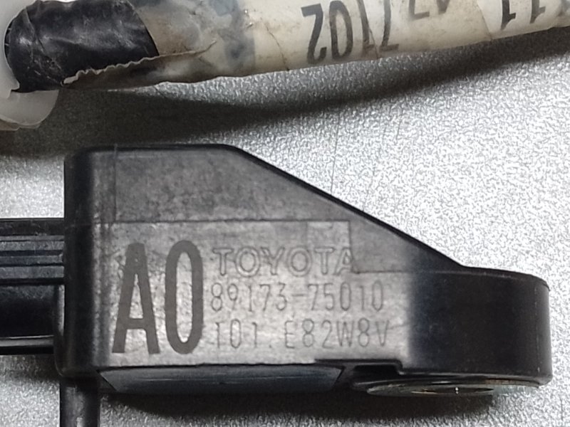 Датчик удара передний TOYOTA PRIUS - 30 09-17 Датчик удара передний TOYOTA PRIUS - 30 09-17