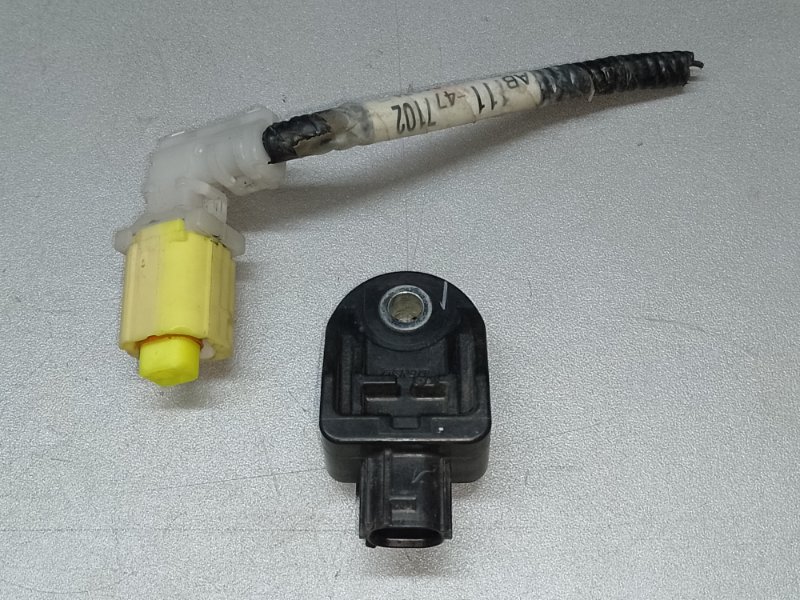 Запчасть датчик удара передний TOYOTA PRIUS - 30 09-17 89173-79025 Б/У Датчик удара передний TOYOTA PRIUS - 30 09-17 89173-79025 Б/У