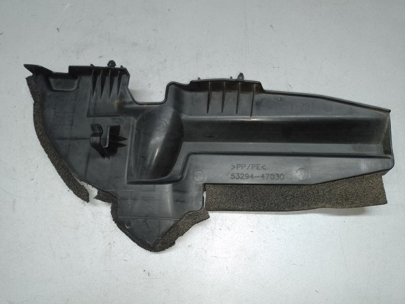 Дефлектор радиатора левый TOYOTA PRIUS - 30 09-17 53294-47030 Б/У