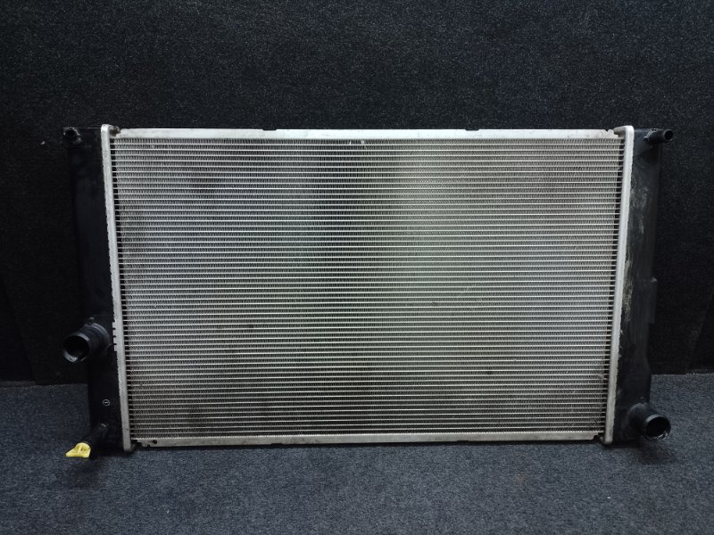 Радиатор основной TOYOTA PRIUS - 30 09-17 16400-37230 Б/У