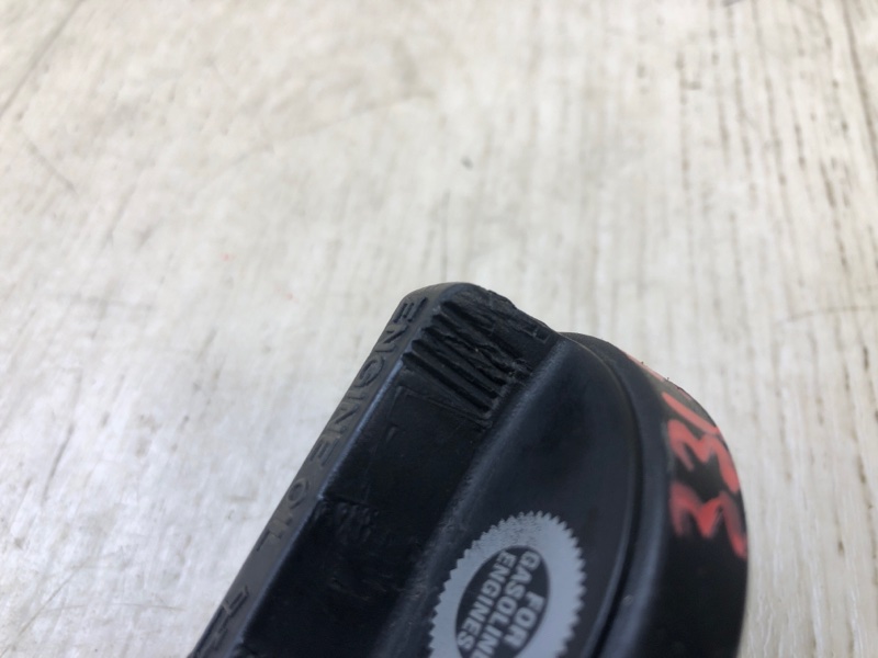 Крышка маслозаливной горловины CAMRY 30 02-06 2005 Седан 2.4 2AZFE