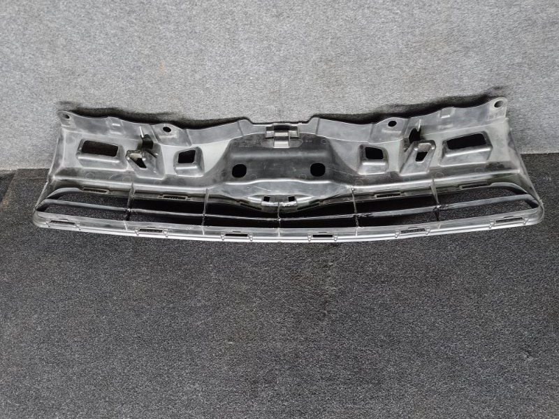 Решетка радиатора PRIUS C/AQUA 11-14