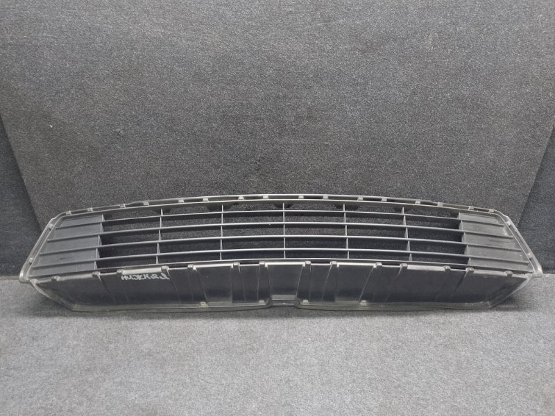 Решетка переднего бампера TOYOTA PRIUS C/AQUA 11-14 53112-52370 Б/У