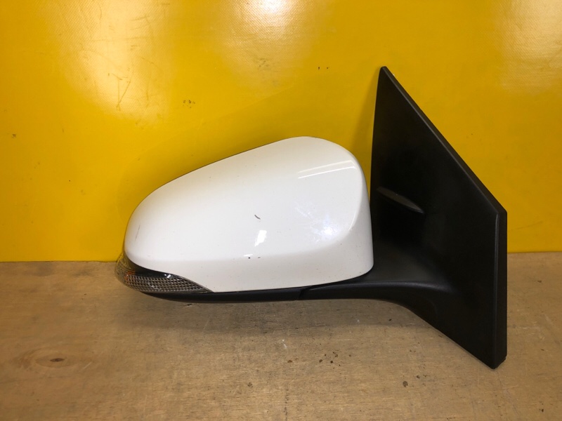 Зеркало правое COROLLA E170 13-19