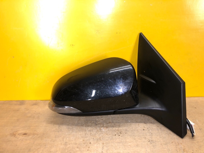 Зеркало правое COROLLA E170 13-19 Зеркало правое COROLLA E170 13-19