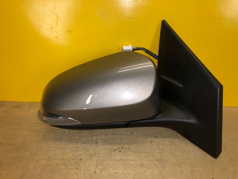 Зеркало правое COROLLA E170 13-19 Зеркало правое COROLLA E170 13-19