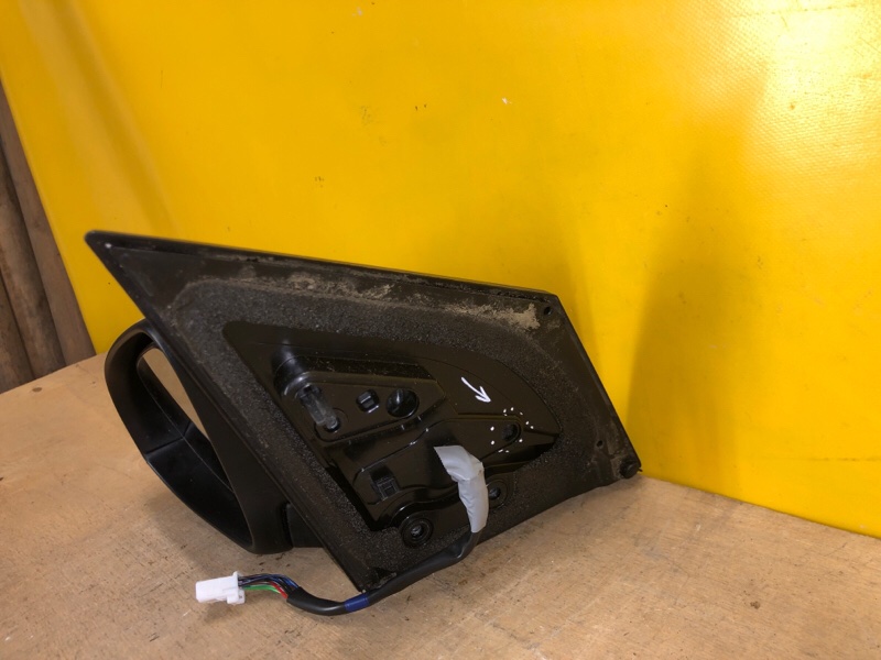 Зеркало левое TOYOTA COROLLA E170 13-19 Зеркало левое TOYOTA COROLLA E170 13-19