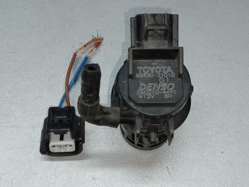 Насос омывателя стекла передний TOYOTA PRIUS C/AQUA 11-14