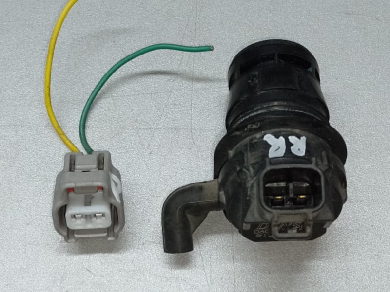 Насос омывателя стекла задний PRIUS C/AQUA 11-14 Насос омывателя стекла задний PRIUS C/AQUA 11-14