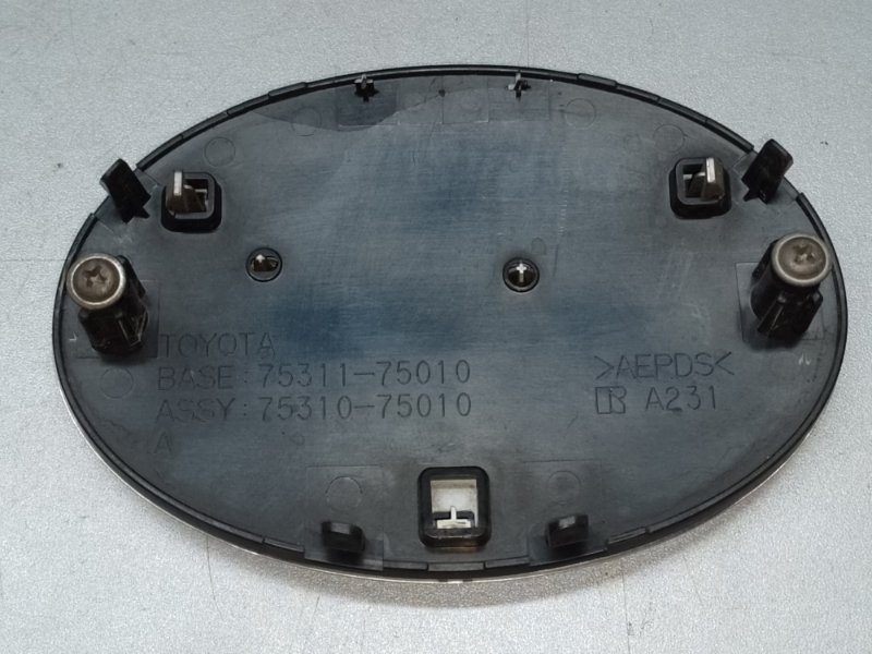 Эмблема PRIUS C/AQUA 11-14