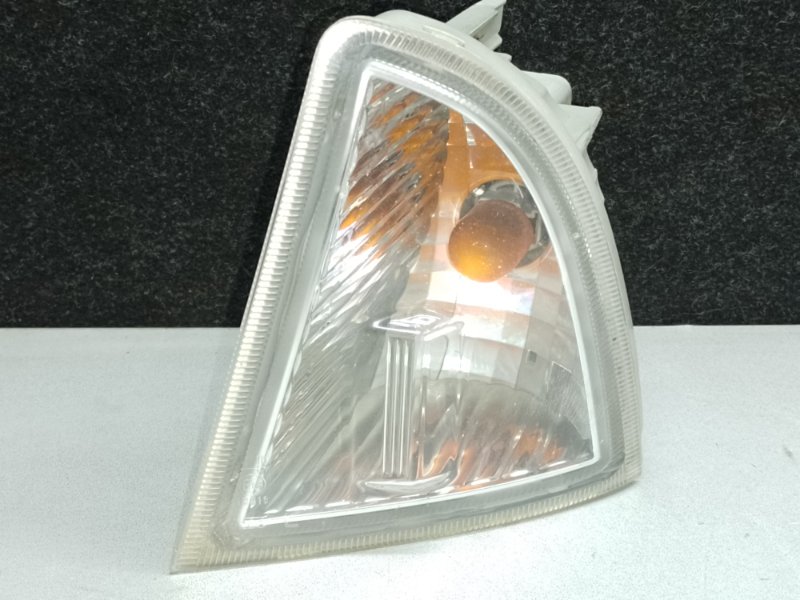 Указатель поворота передний левый TOYOTA PRIUS C/AQUA 11-14 81521-52030 Б/У
