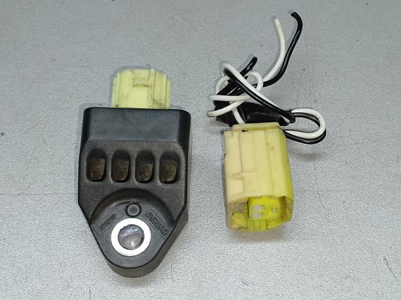 Запчасть датчик удара передний TOYOTA PRIUS C/AQUA 11-14 89173-59287 Б/У Датчик удара передний TOYOTA PRIUS C/AQUA 11-14 89173-59287 Б/У