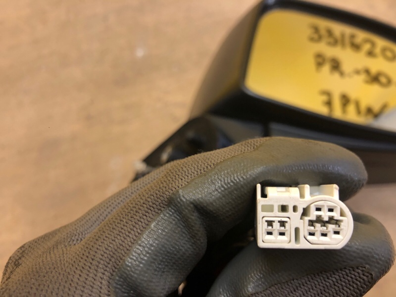 Зеркало правое PRIUS - 30 09-17 Зеркало правое PRIUS - 30 09-17