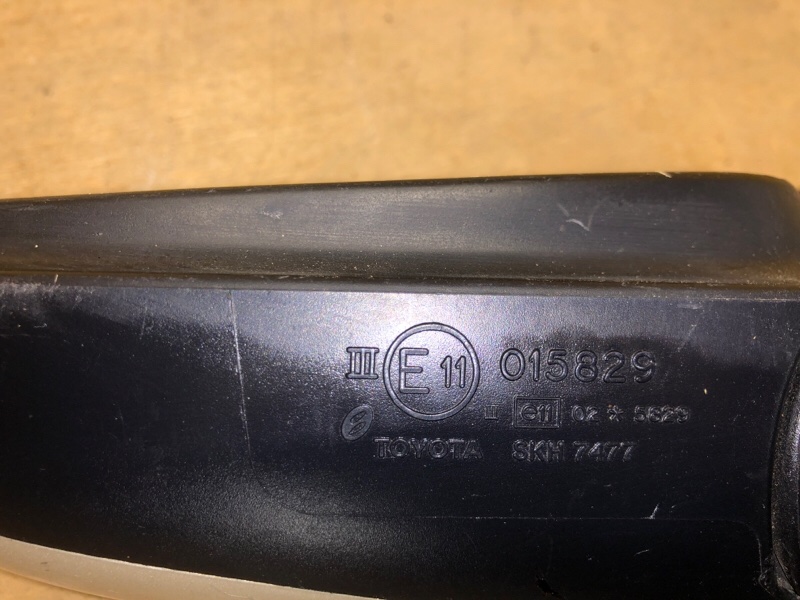 Зеркало левое AVENSIS 03-08