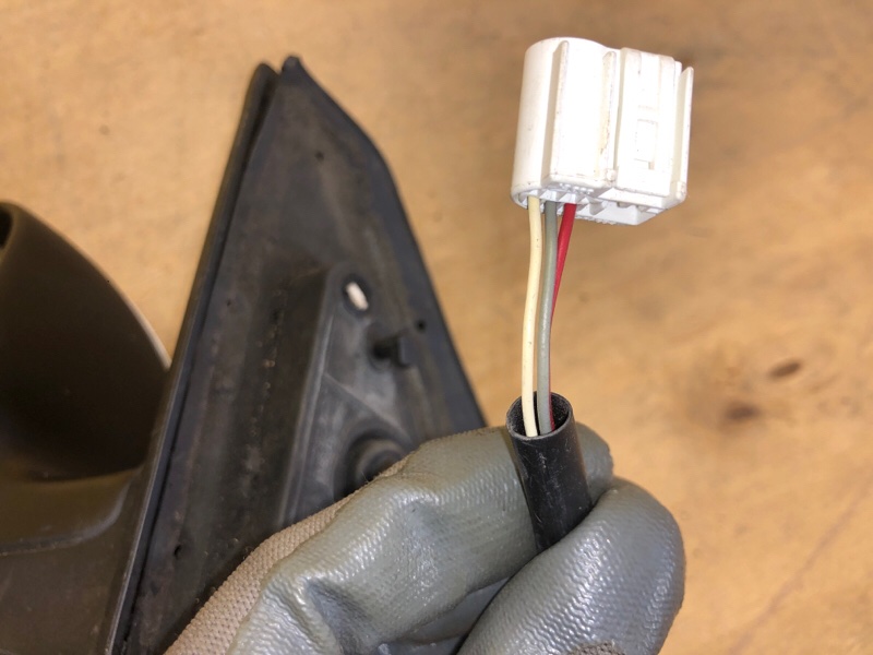 Зеркало левое AVENSIS 03-08