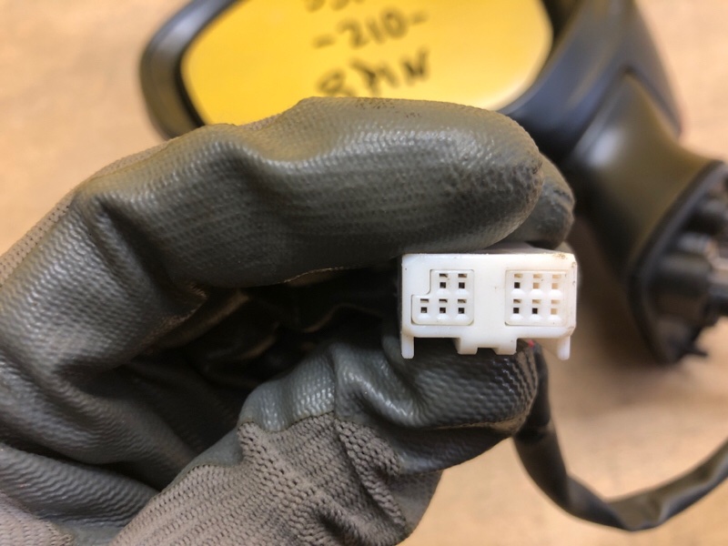 Зеркало левое COROLLA 18-